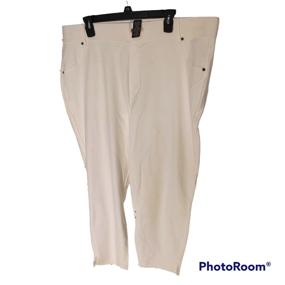 Hue white Jeggings capris NWOT 3X.  655.